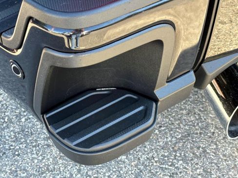 Used 2025 Ford F250 Platinum w/ FX4 Off-Road Package image 10