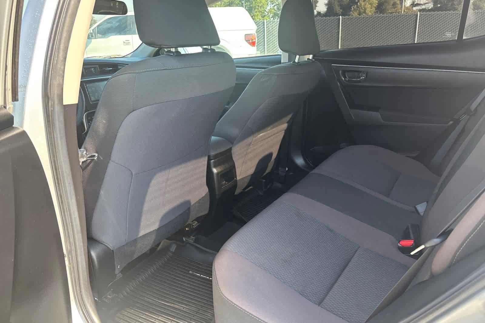 Used 2019 Toyota Corolla LE FWD image 5
