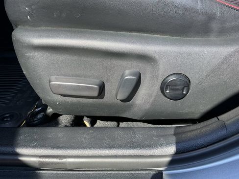 Used 2017 Toyota Camry SE FWD image 14