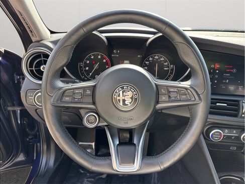 Used 2020 Alfa Romeo Giulia Ti w/ Active Blind Spot Package AWD/4WD image 23
