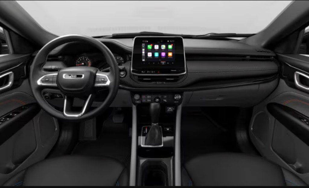 Used 2025 Jeep Compass Limited AWD/4WD image 4