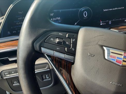 Used 2023 Cadillac Escalade Premium Luxury AWD/4WD image 12
