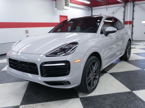 Used 2021 Porsche Cayenne Coupe AWD/4WD image 5