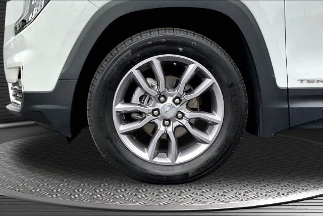 Used 2023 GMC Terrain SLT w/ Tech Package AWD/4WD image 34