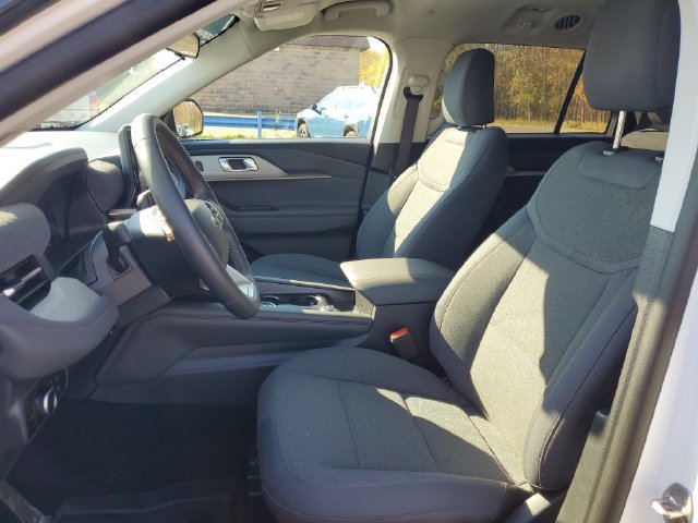 Certified 2026 Ford Explorer Active AWD/4WD image 14