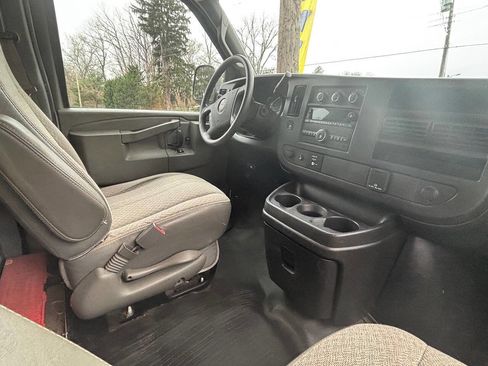 Used 2017 GMC Savana 2500 image 14