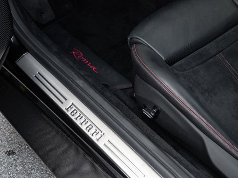 Used 2023 Ferrari Roma image 19