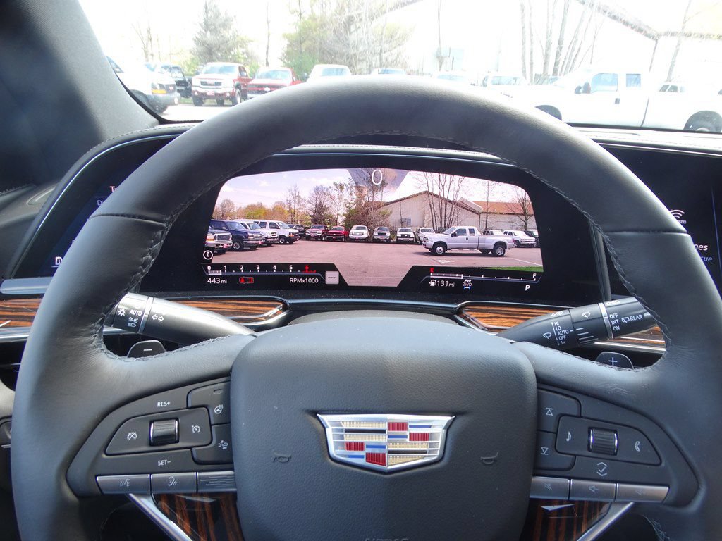 Used 2021 Cadillac Escalade Premium Luxury AWD/4WD image 17
