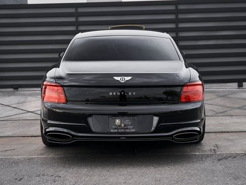 Used 2025 Bentley Flying Spur Plug-In Hybrid image 17