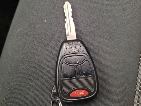 Used 2016 Jeep Patriot Latitude FWD image 32