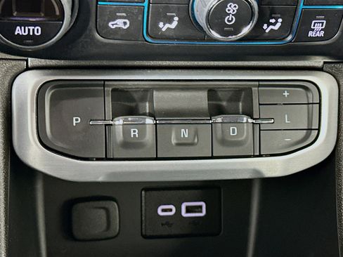 Used 2023 GMC Acadia SLE w/ Driver Convenience Package image 24