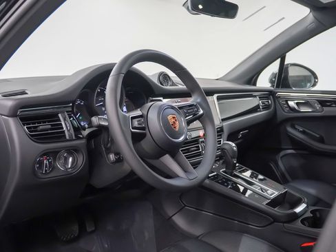 Certified 2026 Porsche Macan AWD/4WD image 24