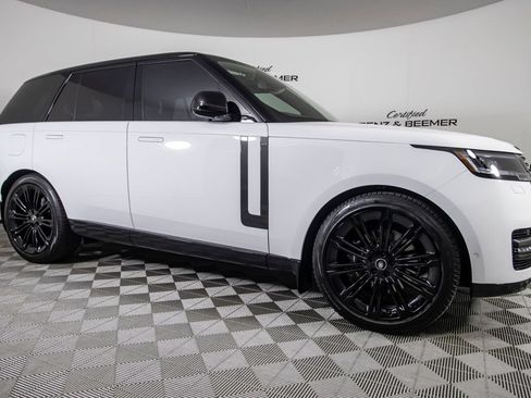 Used 2024 Land Rover Range Rover SE AWD/4WD image 2