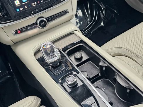 Used 2023 Volvo V90 B6 Cross Country Ultimate image 35