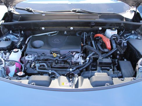 Used 2021 Toyota Venza XLE w/ Softex Package image 10