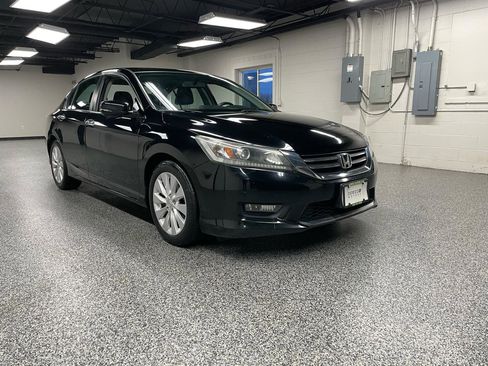 Used 2014 Honda Accord EX image 2