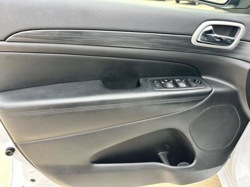 Used 2021 Jeep Grand Cherokee Laredo X image 22