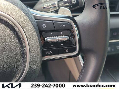 Certified 2025 Kia Carnival EX FWD image 29