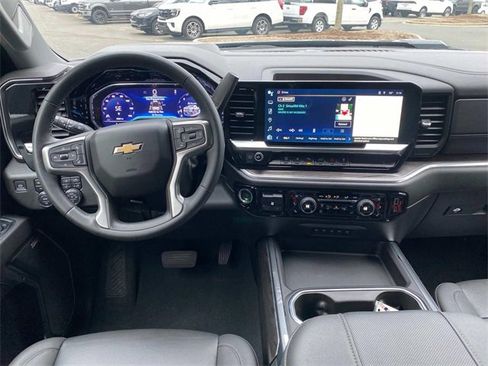 Used 2024 Chevrolet Silverado 2500 LTZ w/ LTZ Convenience Package image 8