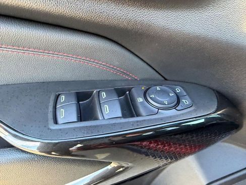 Used 2024 Chevrolet Trax RS w/ Sunroof Package image 18