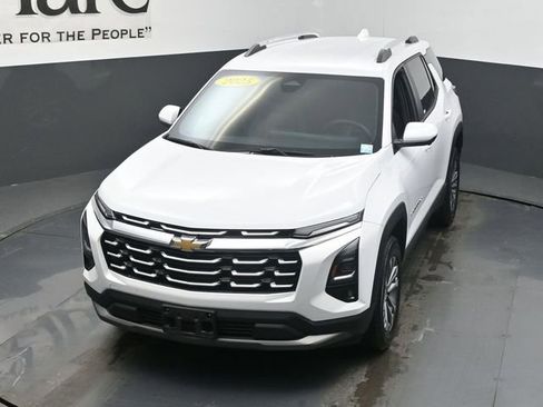 Used 2025 Chevrolet Equinox LT w/ Convenience Package II image 46