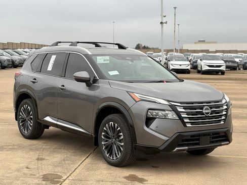 New 2026 Nissan Rogue Platinum image 5