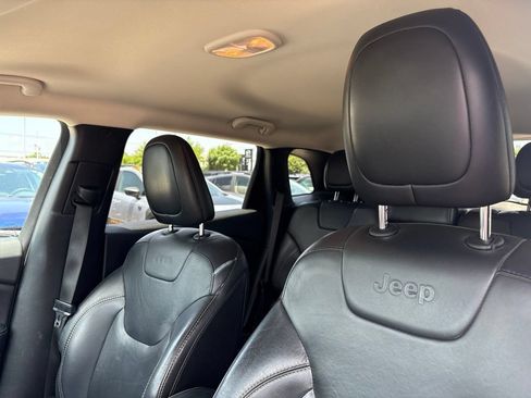 Used 2016 Jeep Cherokee Limited FWD image 5