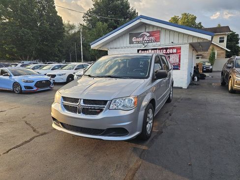 Used 2015 Dodge Grand Caravan SE w/ Quick Order Package 29E SE FWD image 4