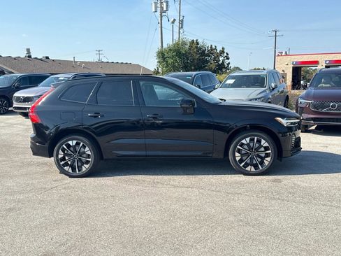 New 2026 Volvo XC60 B5 Plus w/ Climate Package image 4