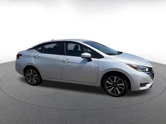 Used 2025 Nissan Versa SV FWD video 2