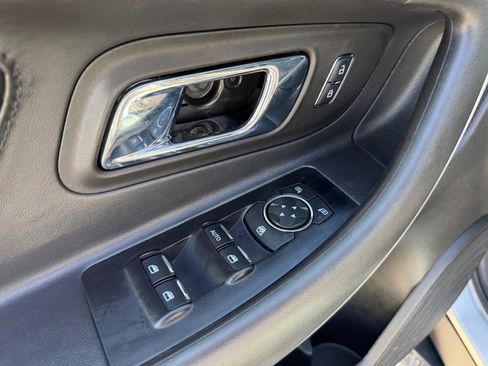Used 2019 Ford Taurus SEL w/ Equipment Group 201A FWD image 32