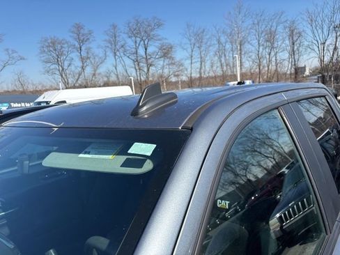 Used 2020 Chevrolet Silverado 1500 Custom w/ Custom Value Package image 11