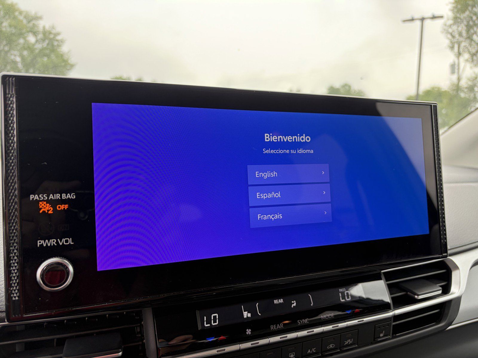 Used 2026 Toyota Sienna XLE FWD image 18