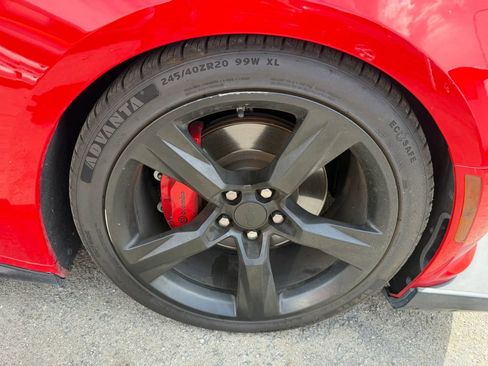 Used 2018 Chevrolet Camaro SS image 27