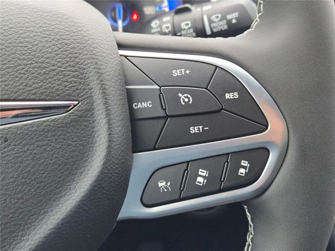 New 2026 Chrysler Voyager LX image 30