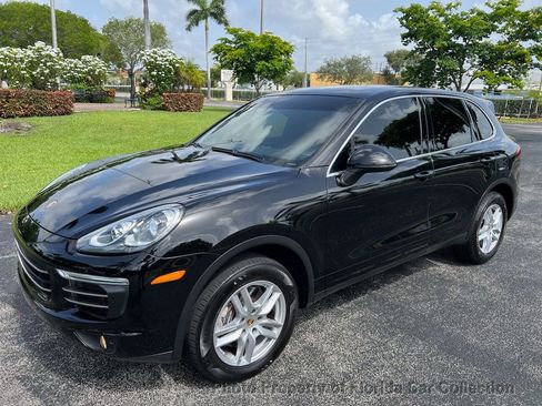 Used 2016 Porsche Cayenne image 1