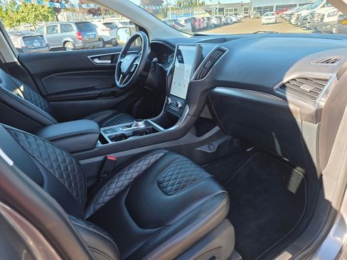 Used 2024 Ford Edge Titanium image 24