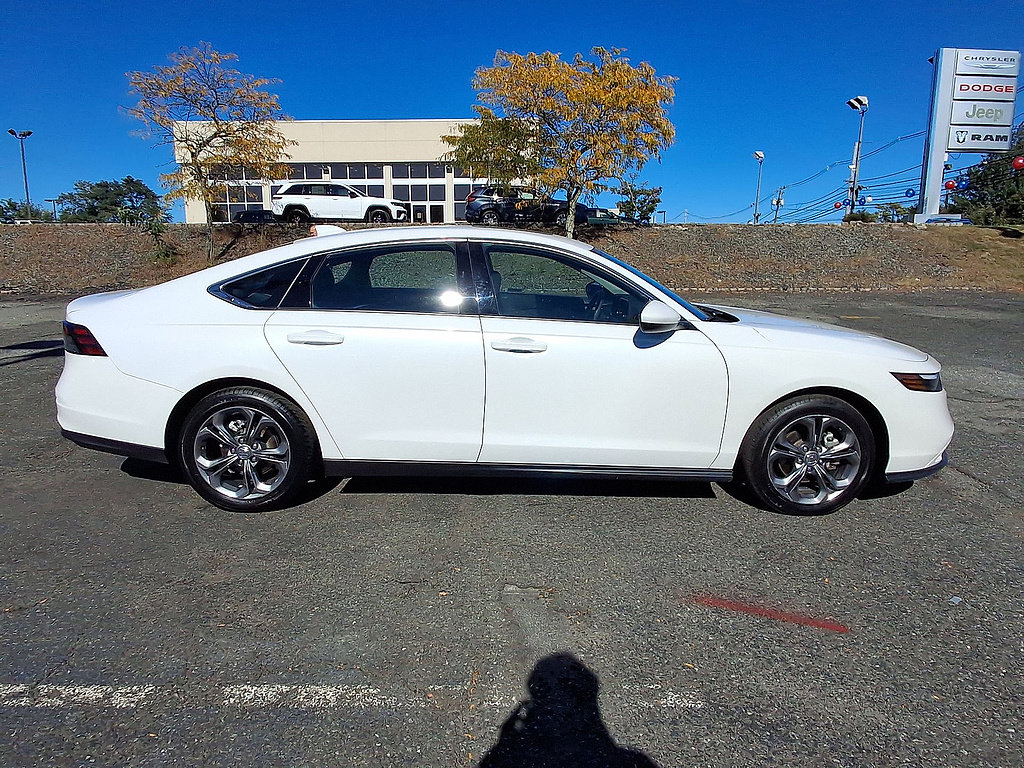 Used 2023 Honda Accord EX image 32