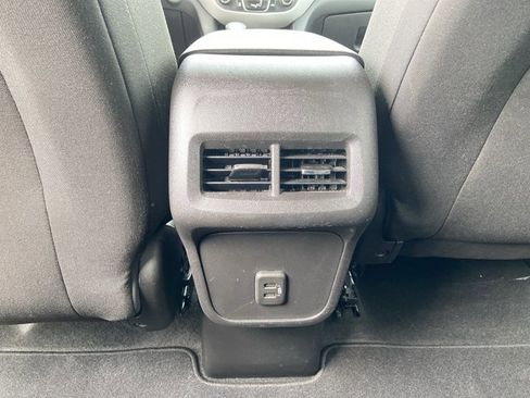 Used 2023 Chevrolet Equinox LS image 47