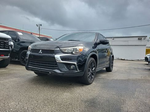 Used 2017 Mitsubishi Outlander Sport ES image 2
