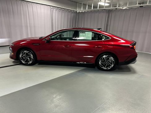Used 2024 Hyundai Sonata SEL w/ Convenience Package FWD image 4
