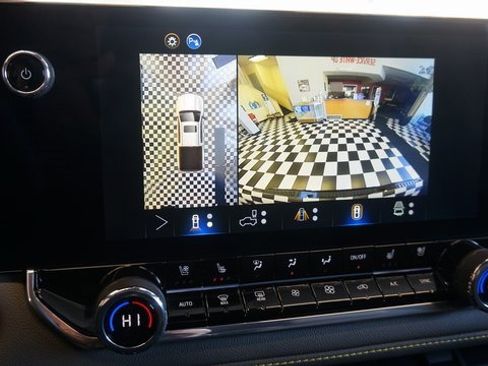 Used 2026 Chevrolet Colorado ZR2 w/ Technology Package image 17