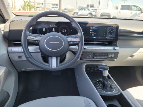 Used 2025 Hyundai Kona SEL FWD image 18