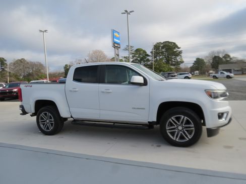 Certified 2020 Chevrolet Colorado LT w/ LT Convenience Package image 8
