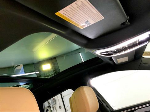 Certified 2023 Porsche Macan AWD/4WD image 20