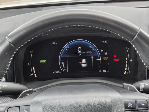 Used 2025 Toyota Camry SE FWD image 16