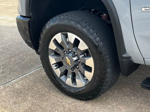 Used 2024 Chevrolet Silverado 2500 Custom w/ Custom Value Package image 24