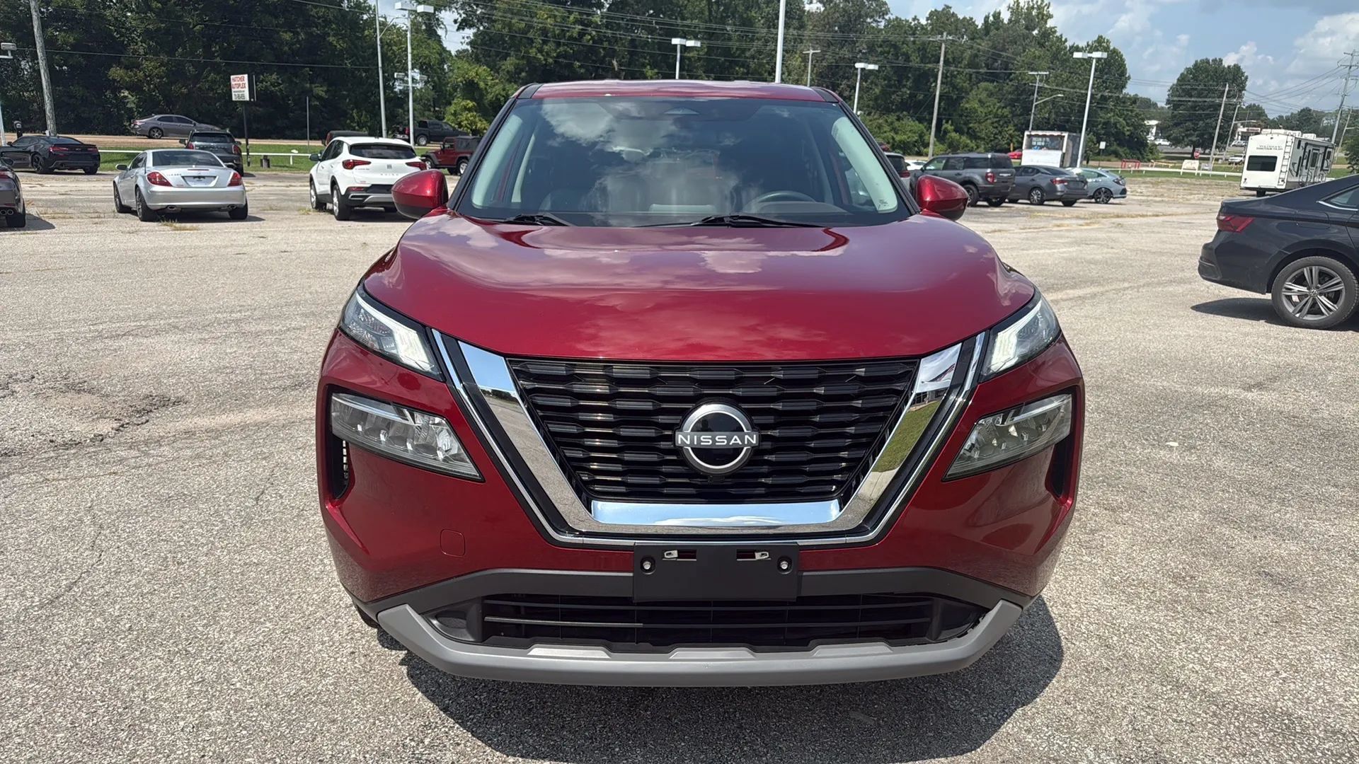 Used 2023 Nissan Rogue SV FWD image 8