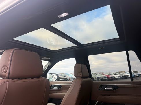 Used 2025 Chevrolet Tahoe High Country w/ Sun And Tow Package image 15