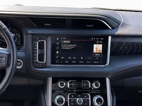 Used 2023 GMC Yukon XL Denali AWD/4WD image 7